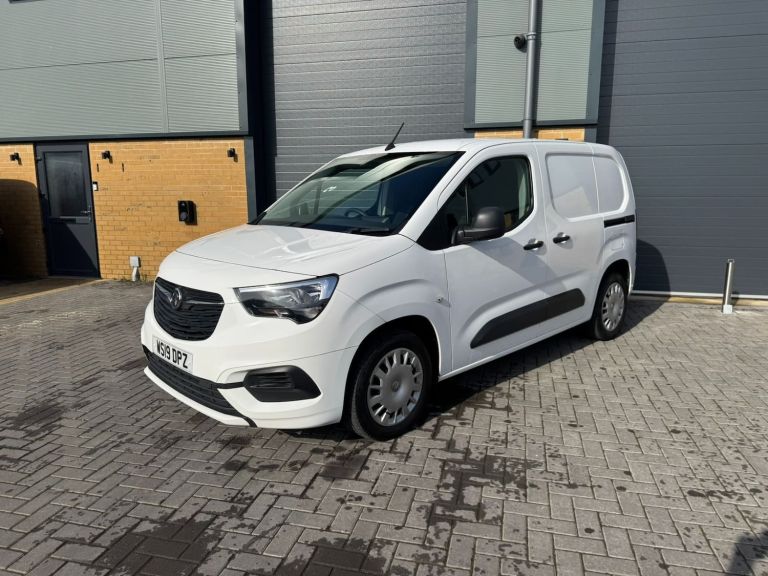 2019 Vauxhall Combo 2000 1.5 Turbo D 130ps H1 Sportive Van PANEL VAN Diesel Manual