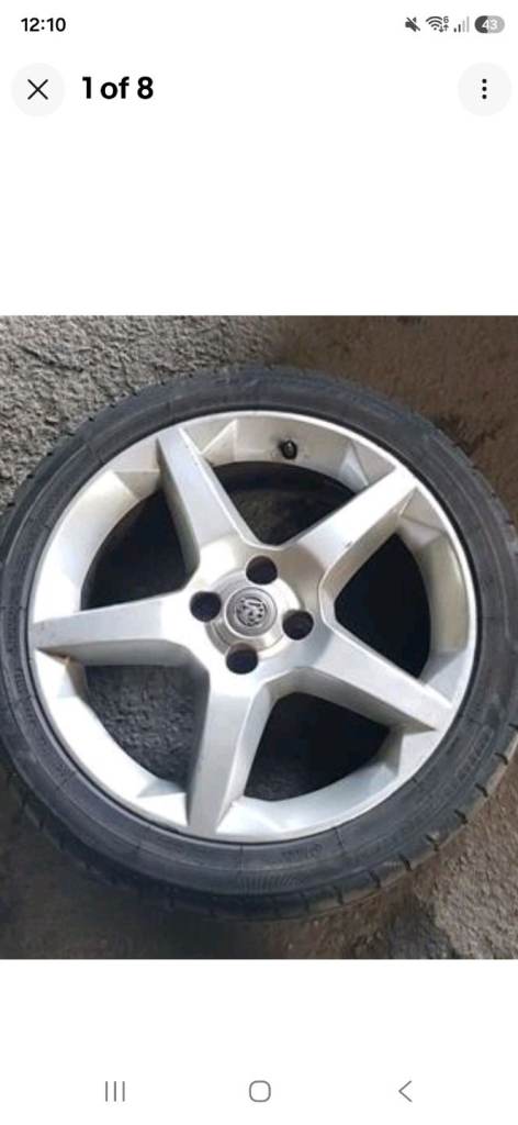 Vauxhall 17 inch alloy wheel