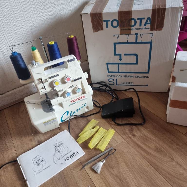 Toyota overlocker machine 