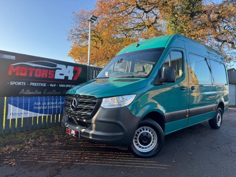  Mercedes-Benz Sprinter SPRINTER 2.1L 314CDI 3.5t H2 L2 RWD WINDOW COMBI CREW