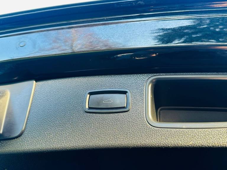 2018 Porsche Macan 2.0T SUV 5dr Petrol PDK 4WD Euro 6 (s/s) (252 ps) ESTATE Petrol Automatic