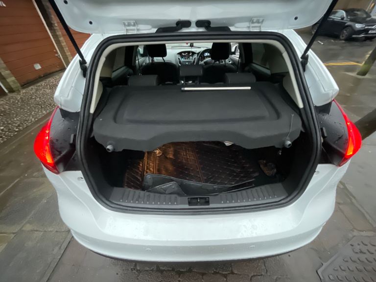 Ford, FOCUS, Hatchback, 2017, Manual, 999 (cc), 5 doors