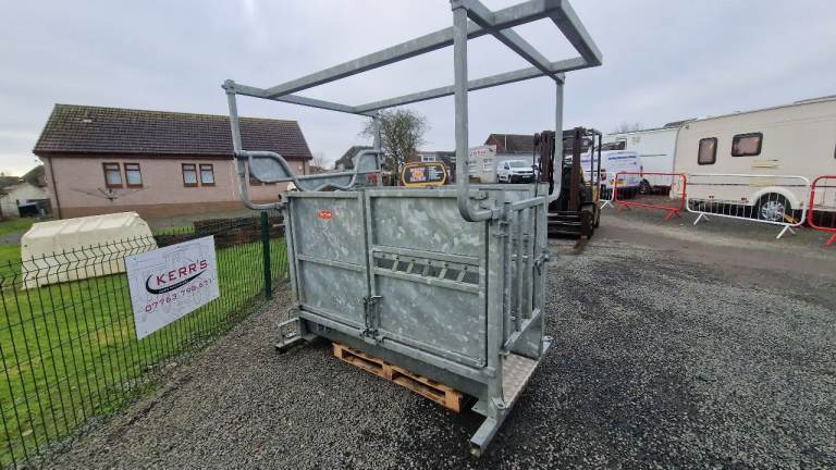 Ritchie highland cattle crush farm livestock tractor 