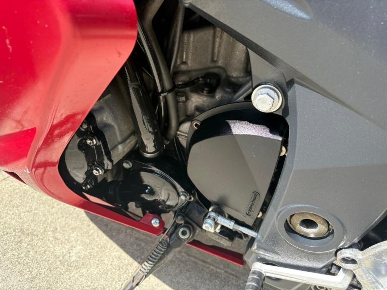 2007 / 07 Triumph Sprint 1050 £1900 Red 42803 miles.