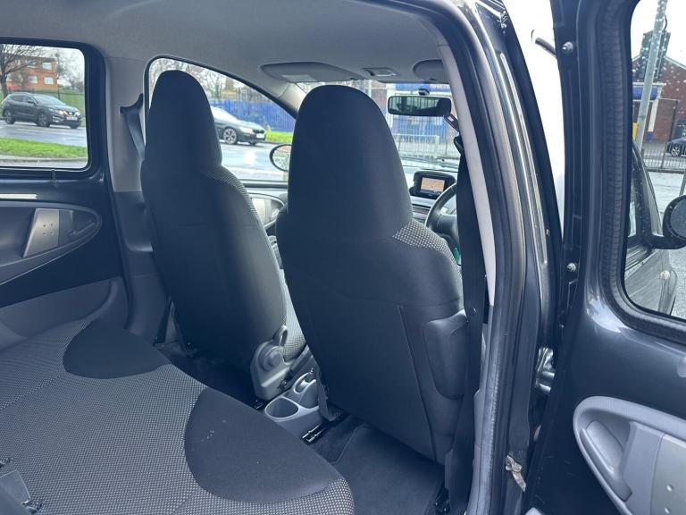 2011 Toyota AYGO 1.0 VVT-i Go MultiMode Euro 5 5dr (AC) HATCHBACK Petrol Automatic