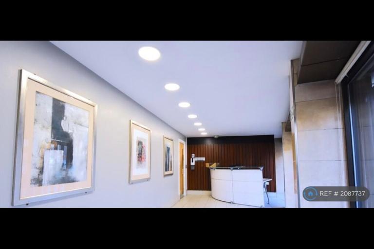 1 bedroom flat in Westside One, Birmingham, B1 (1 bed) (#2087737)