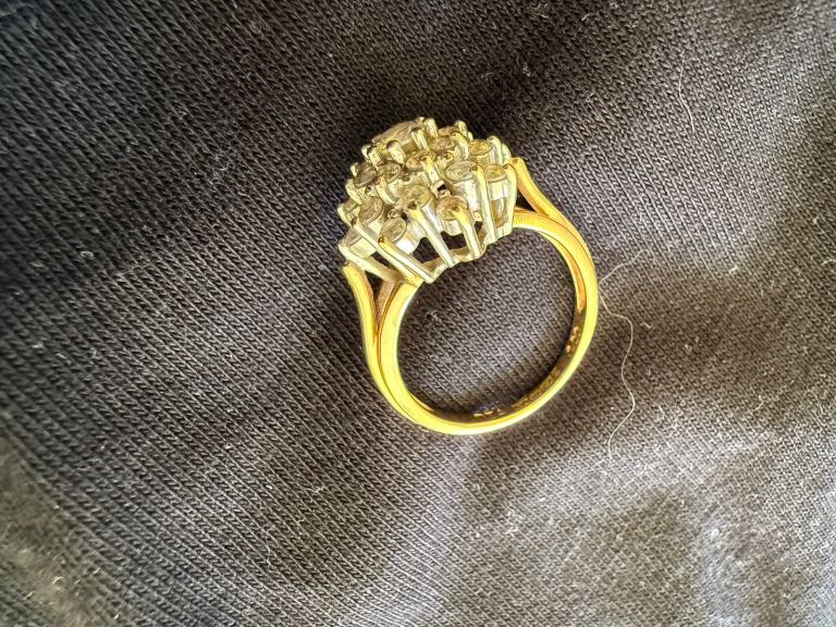 image for 18ct Yellow Gold 1.00ct Diamond Cluster Ring Size L