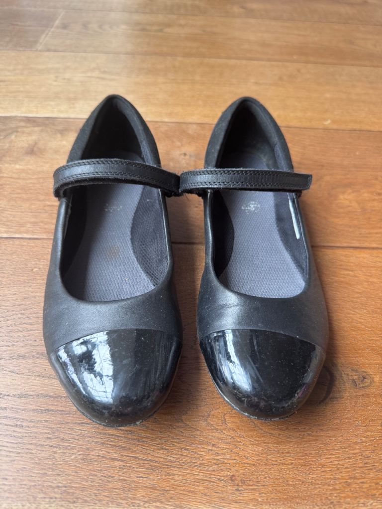 Clarks Black Leather Flats with Strap - Size UK5 1/2E EU 39