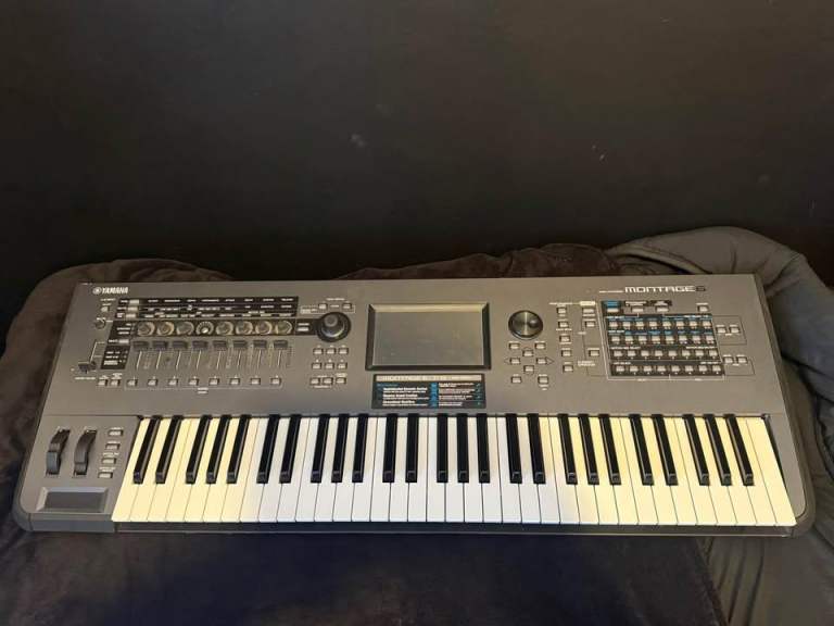 Yamaha MONTAGE 6 Synthesizer – Good Condition