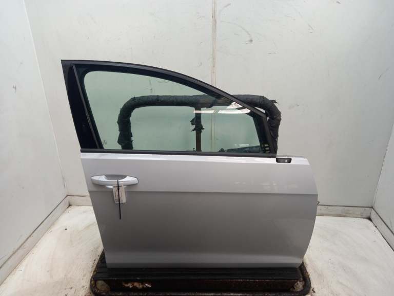 Volkswagen Golf Right Front Door O/S 2013-2020 Silver 5 Door Unknown