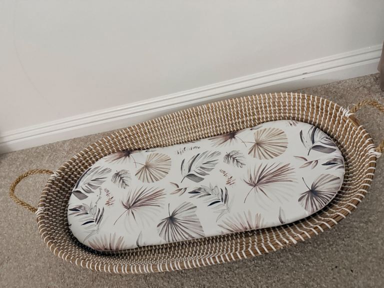 Baby changing wicker and mat