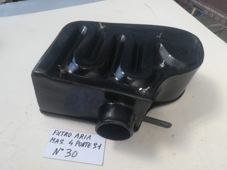 Air filter housing under the fender for Maserati Quattroporte series 1