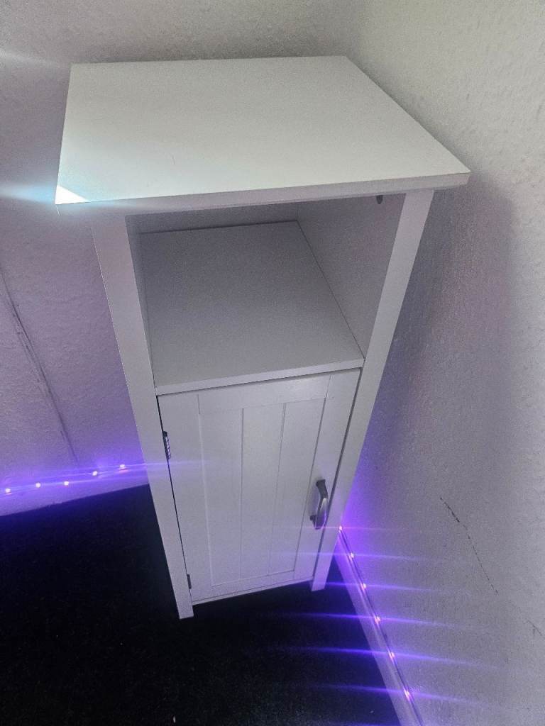 Bathroom cabinet 