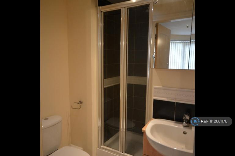 2 bedroom flat in Dingle Close, Radcliffe, Manchester, M26 (2 bed) (#2681176)
