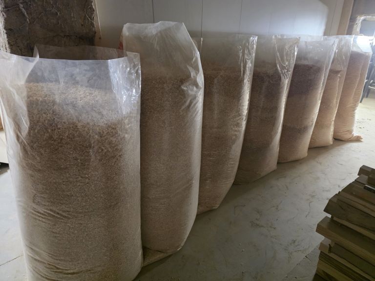 Premium Ash & Beech Wood Shavings – £17 per Bag
