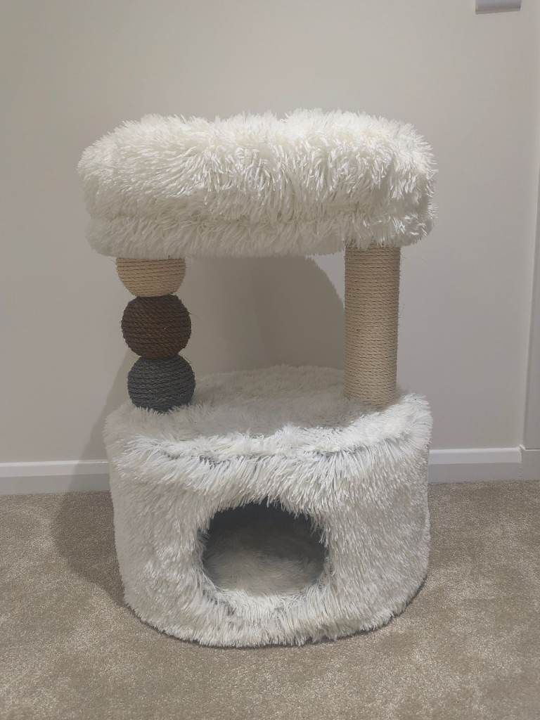 Cat Tree / Tower / Scratching Posts - Unused and As New