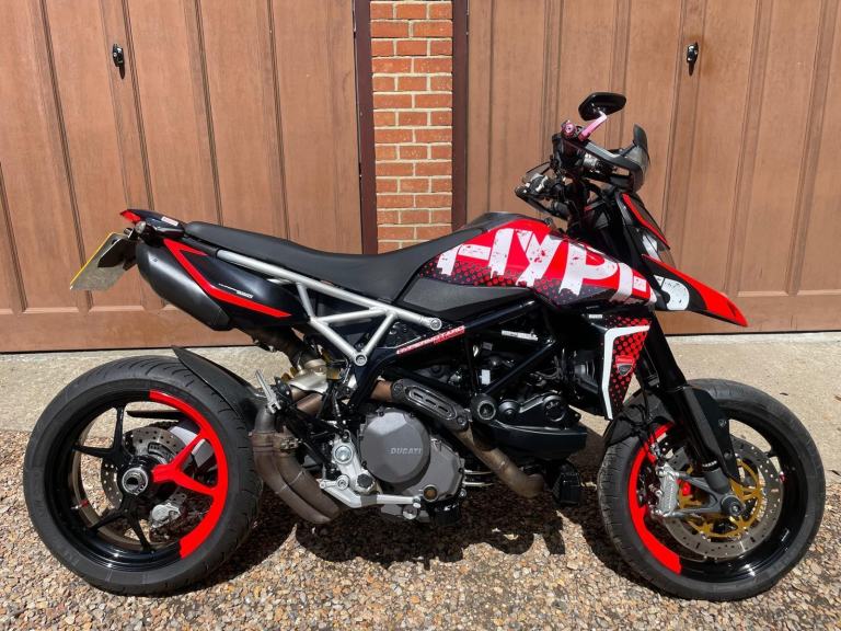 2022 DUCATI HYPERMOTARD 950 RVE