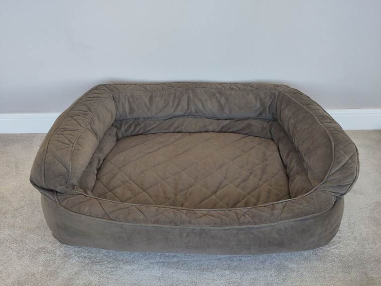 Orvis large orthopedic "Deep Dish" moss dog bed - excellent condition.