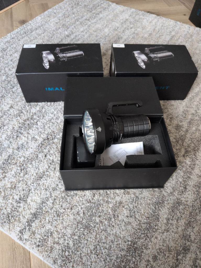 Imalent sr16 ultra bright flash light
