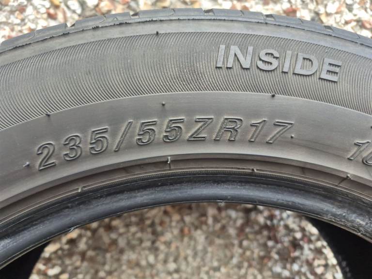 Tyre 235 55 r17