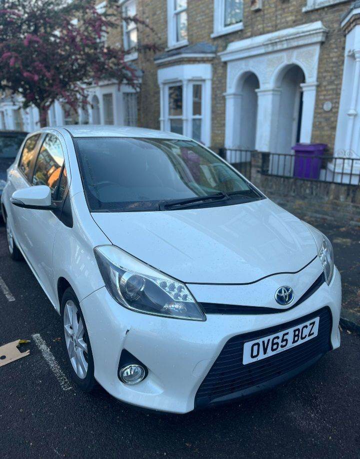 Toyota yaris 2015 UK