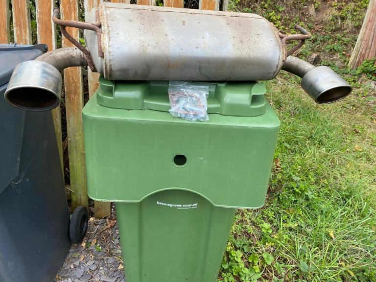 2009-2019 Nissan 370z rear exhaust box with twin chrome tail pipes, supplied with gaskets and bolts.