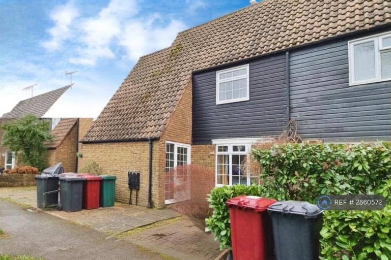 4 bedroom house in Winterbourne Road, Chichester, PO19 (4 bed) (#2860572)
