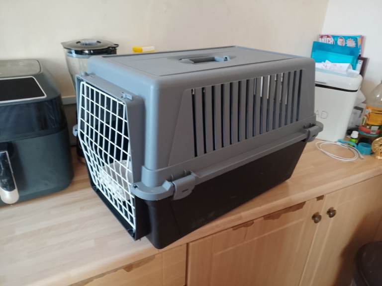 pet carrier (brand name "Ferplast")