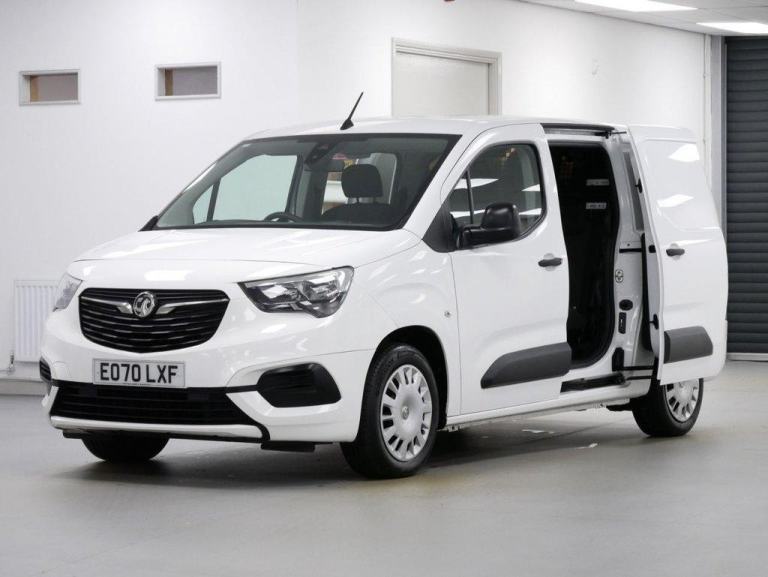 70 VAUXHALL COMBO 1.5 TURBO D 100 BHP L2 LONG SPORTIVE 5 SEATER CREWCAB