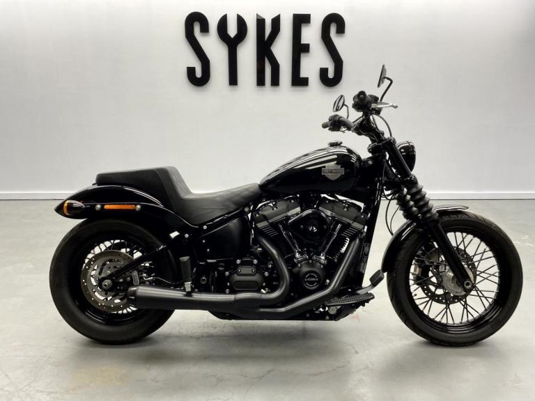 2020 Harley-Davidson FXBB Softail Street Bob 107 in Vivid Black