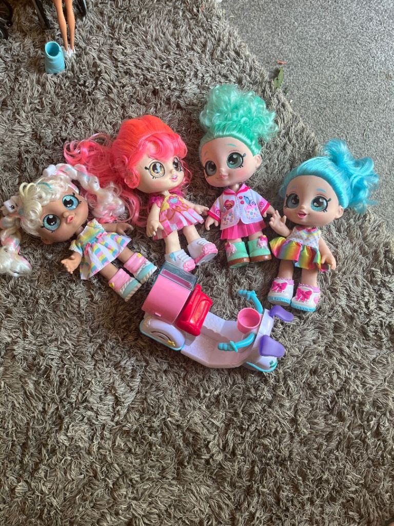 Kindi Kids Dolls Bundle with Scooter – Good Condition