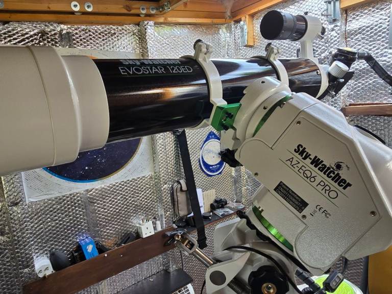 Sky Watcher Evostar 120 ED Telescope Plus AZ-EQ6 Pro Computerised GO -TO Equatorial Mount + Lenses