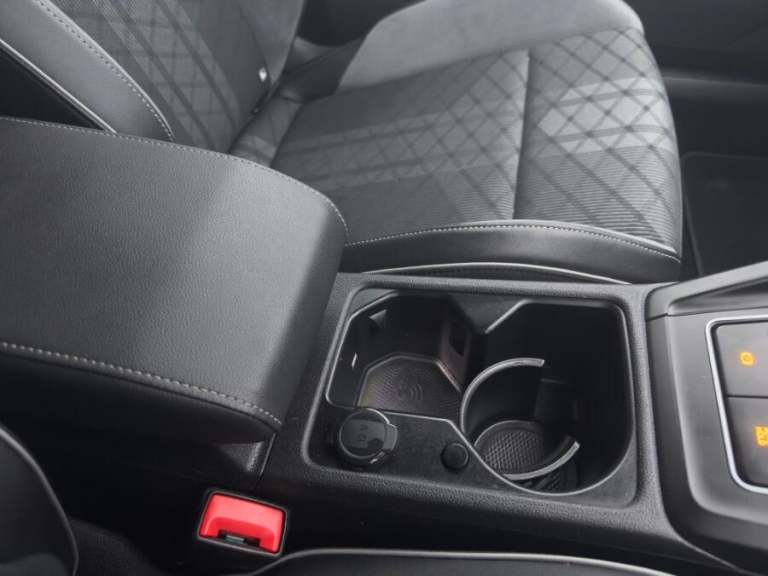 2022 Volkswagen Golf 1.5 TSI R-Line Hatchback 5dr Petrol Manual Euro 6 (s/s) (150 ps) HATCHBACK P...