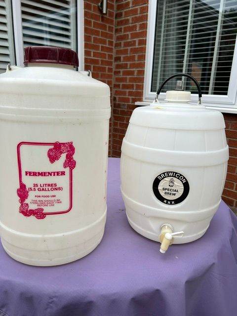Home Brewing Fermenter and Keg – Good Condition