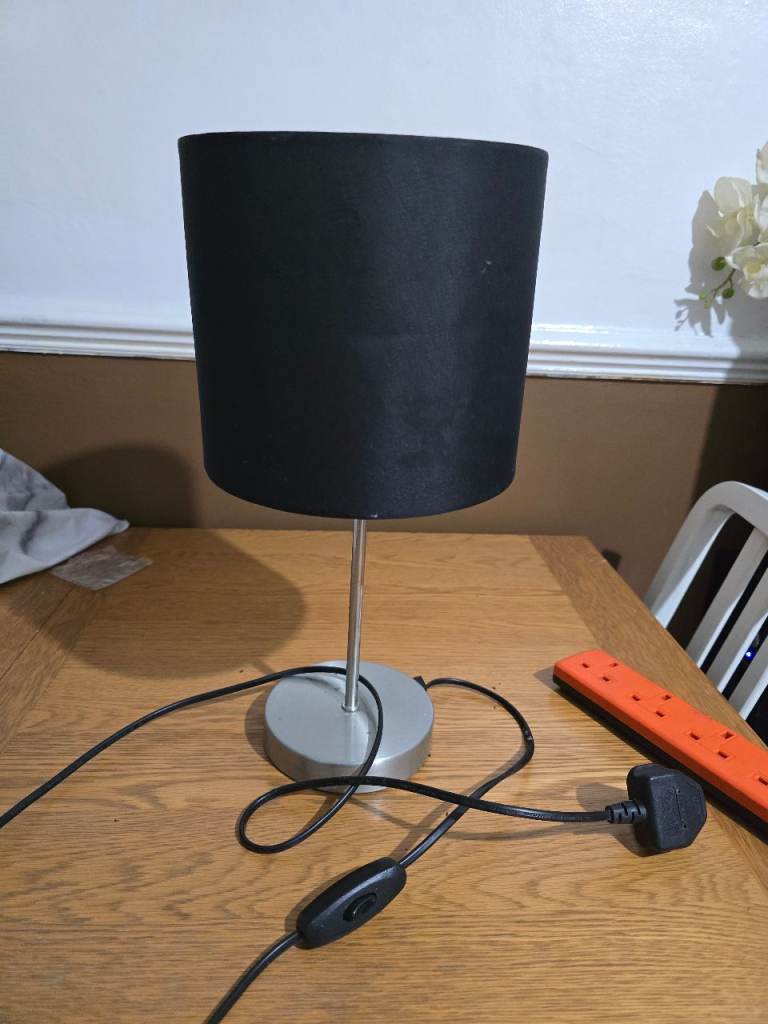 Black Table Lamp with Silver Base – Good Condition