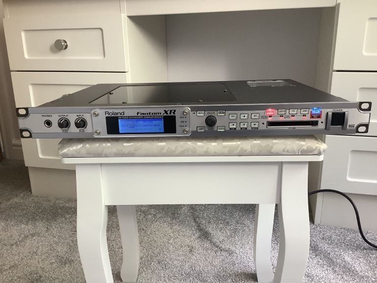 Roland Fantom XR 128 Voice Synthesizer/ Sampler Module Rack & Power Lead VGC