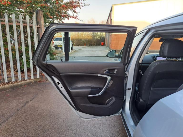 2014 Vauxhall Insignia 2.0 CDTi ecoFLEX Tech Line Sports Tourer Euro 5 (s/s) 5dr ESTATE Diesel Ma...