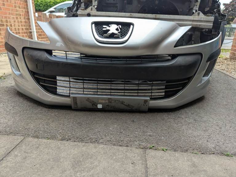 Genuine Peugeot 308 Front Bumper 2007-2011 Silver Complete With Grilles 2009