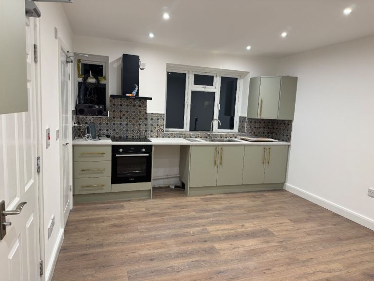 Newly refurbished 2 bedroom flat in Sheldon B26