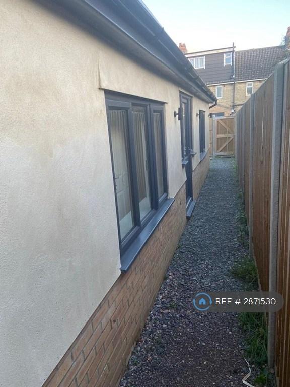 2 bedroom flat in Suez Road, Cambridge, CB1 (2 bed) (#2871530)