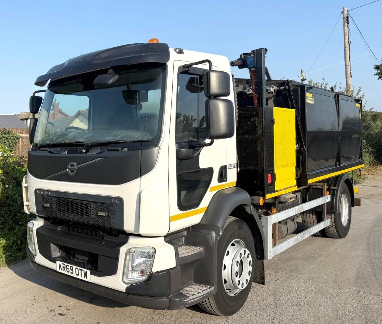 2020 VOLVO FL250 THOMPSONS TWIN CHAMBER CHUTE TIPPER HOTBOX AIR-CON 18TON EURO-6