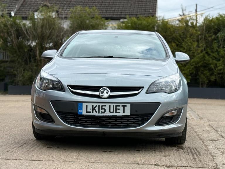 2015 Vauxhall Astra 1.6i Excite Euro 6 5dr Petrol