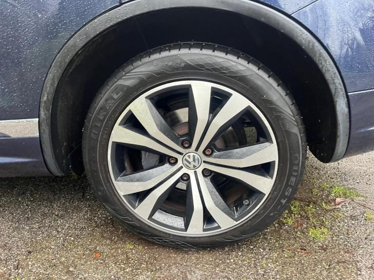 2014 Volkswagen Touareg 3.0 TDI V6 BlueMotion Tech R-Line Tiptronic 4WD Euro 5 (s/s) 5dr ESTATE D...