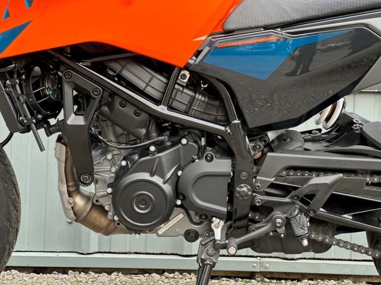 Stunning One Owner 2025/75 KTM Duke 125 Motorcycle 
