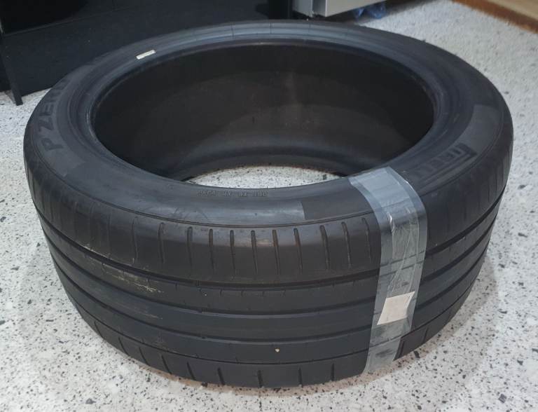 1x Pirelli P Zero 285 40 20 40R20 104Y 6mm 5mm Tyre