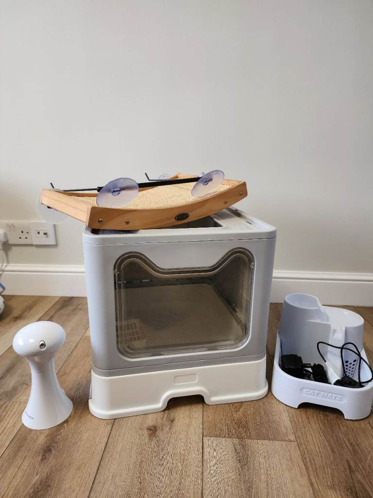 Cat supplies bundle – cat litter tray, water fountain, window hammock, swing hammock, Food Tree