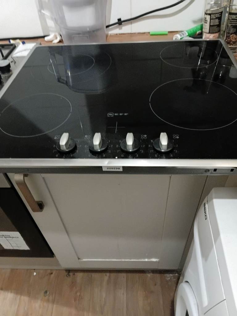 Neff Black Ceramic Electric Hob – Good Condition | in Wimbledon, London ...
