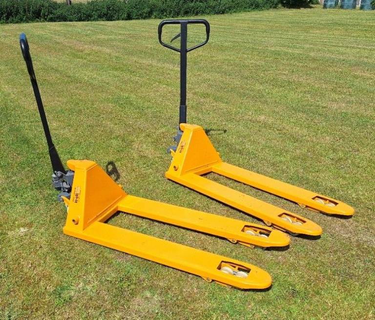 ** SOLD - Awaiting Collection **   Pallet Truck - 2 Tonne Capacity
