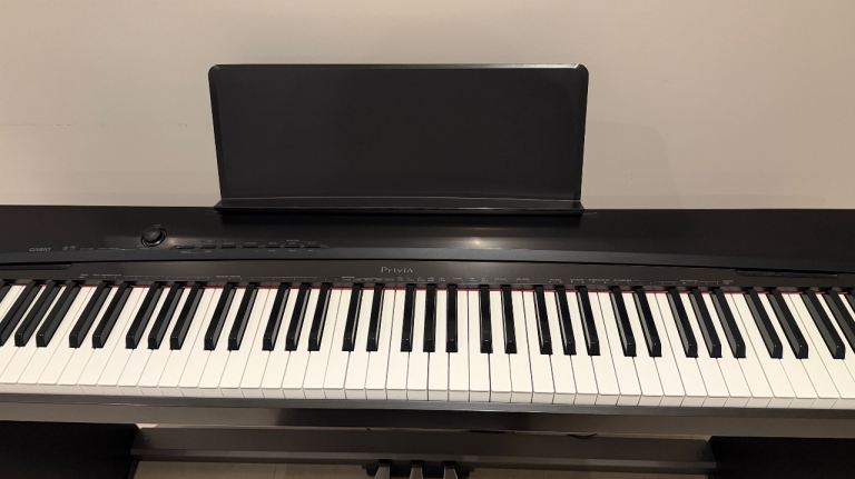: Casio Privia PX-135 Digital Piano – Excellent Condition