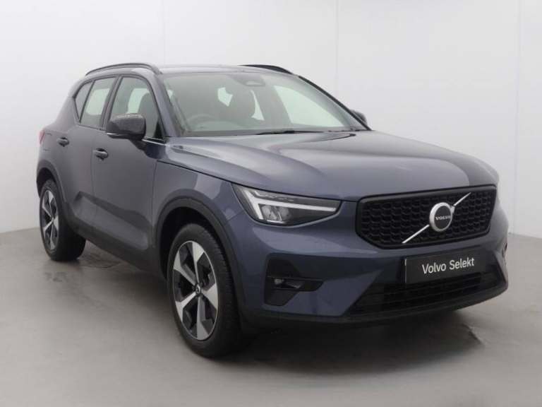 VOLVO XC40 2.0 B3P Plus Dark 5dr Auto